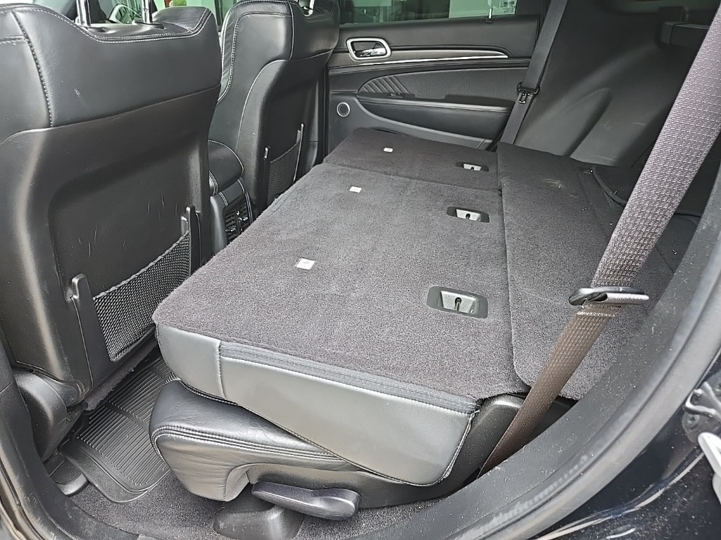 Vehicle image 92 of 105