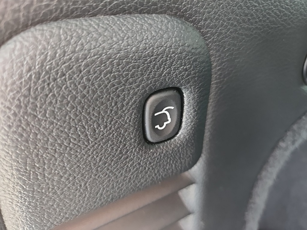Vehicle image 97 of 105