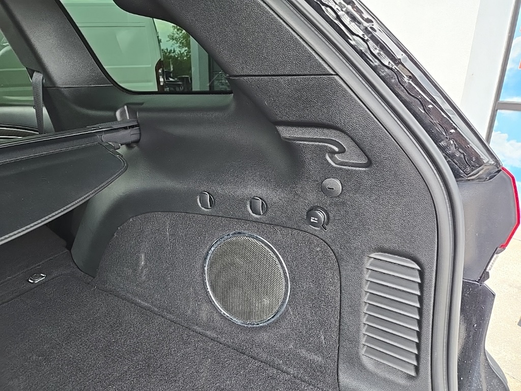 Vehicle image 98 of 105
