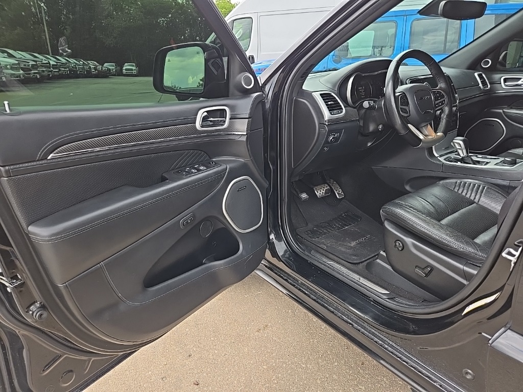 Vehicle image 29 of 105