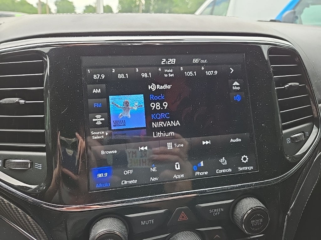 Vehicle image 51 of 105