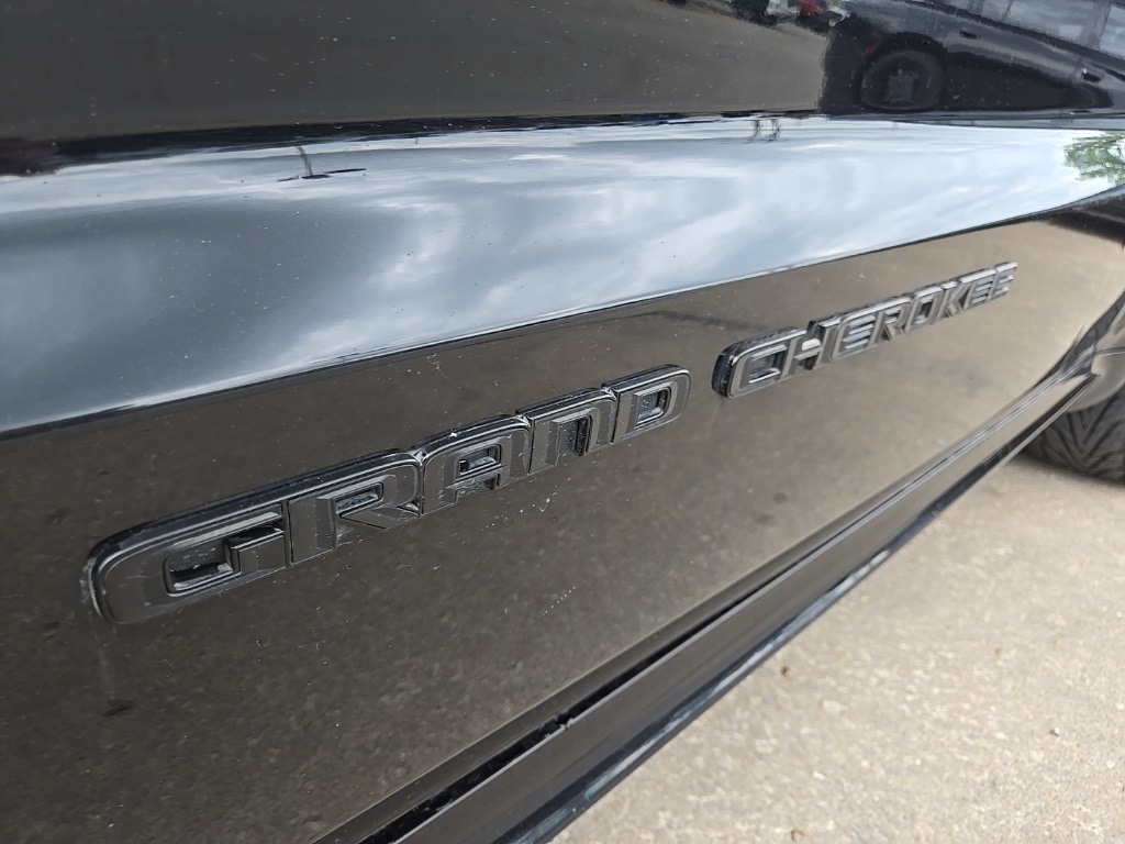 Vehicle image 17 of 105