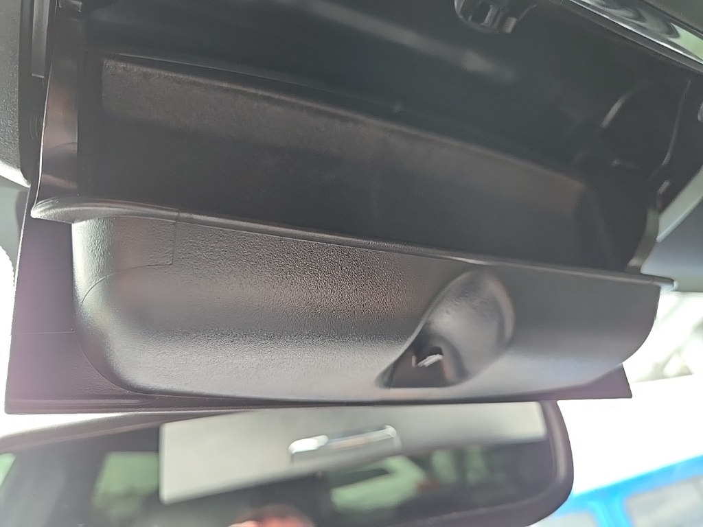 Vehicle image 75 of 105