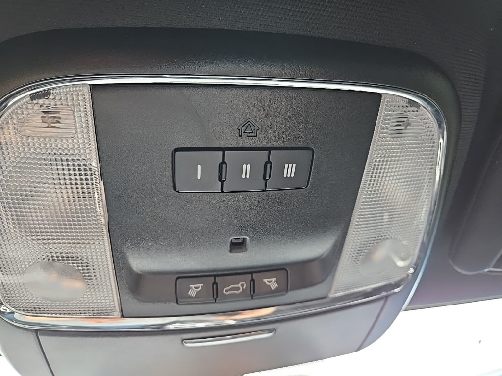 Vehicle image 73 of 105
