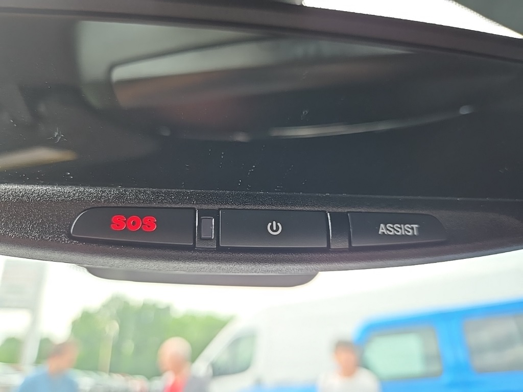 Vehicle image 76 of 105