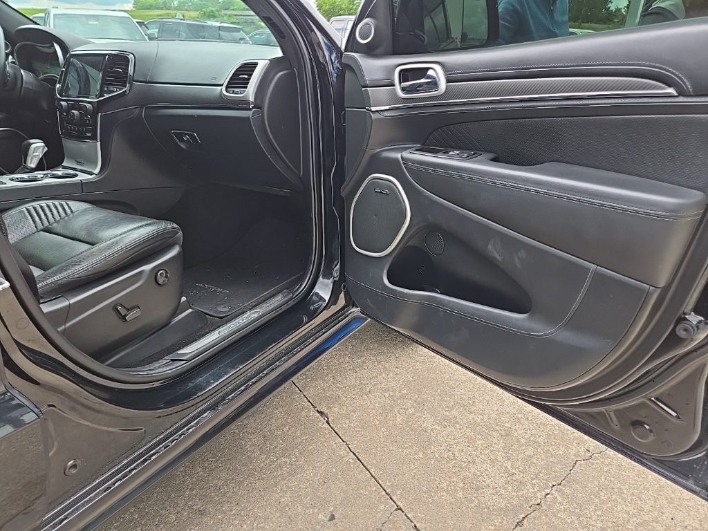 Vehicle image 77 of 105