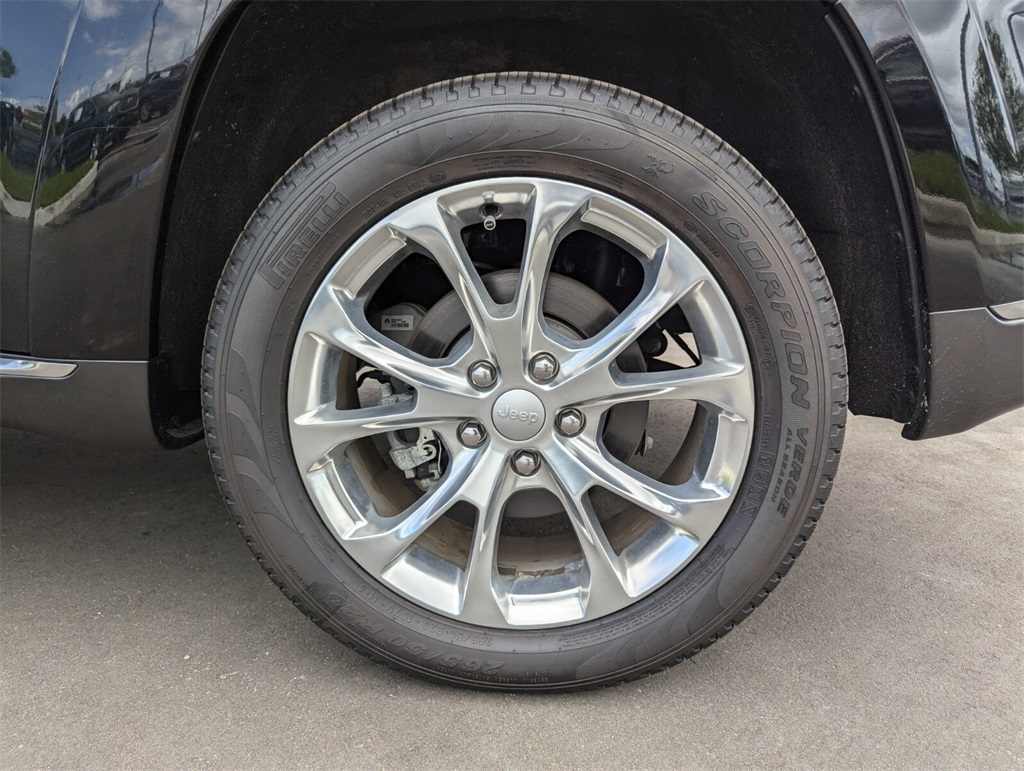 Vehicle image 16 of 30