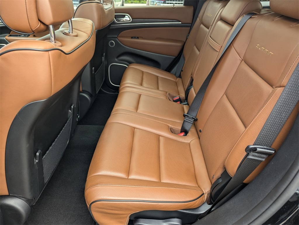 Vehicle image 18 of 30
