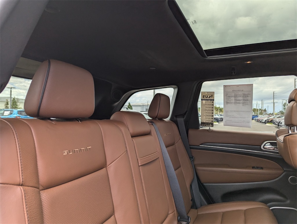 Vehicle image 14 of 30