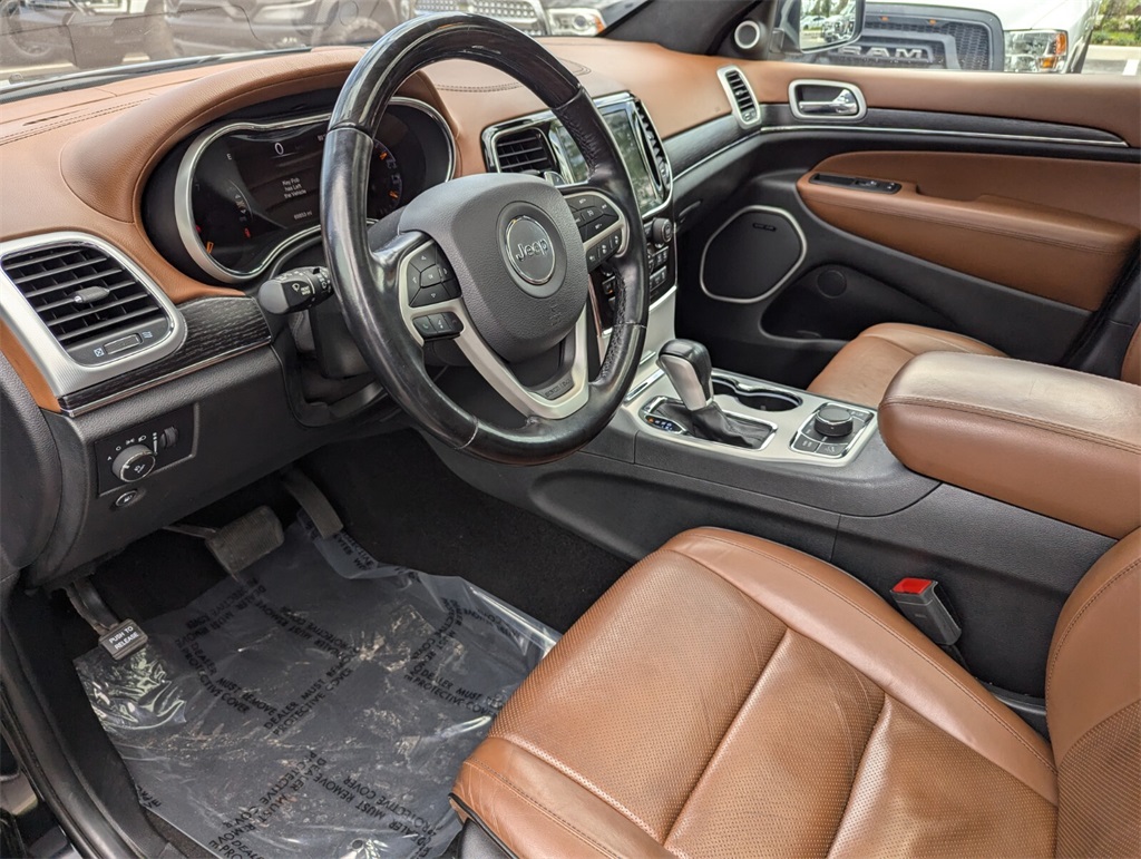 Vehicle image 23 of 30