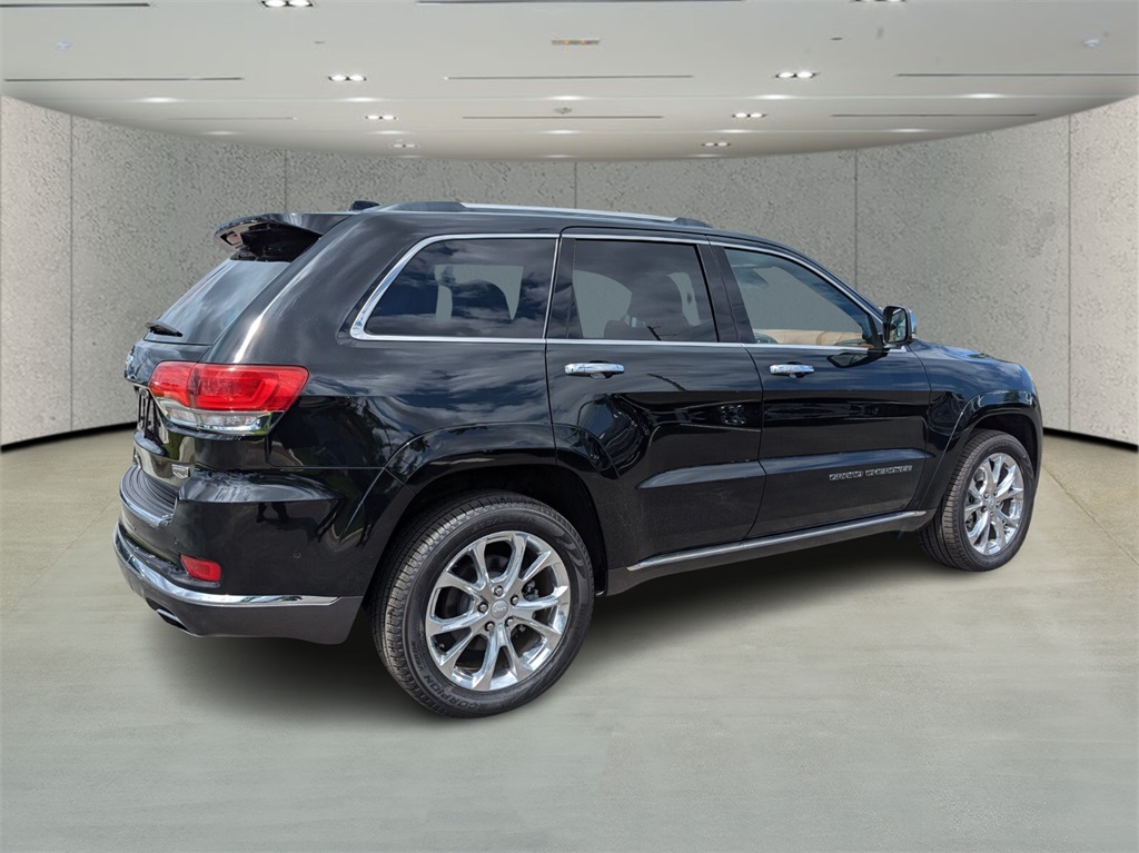 Vehicle image 4 of 30