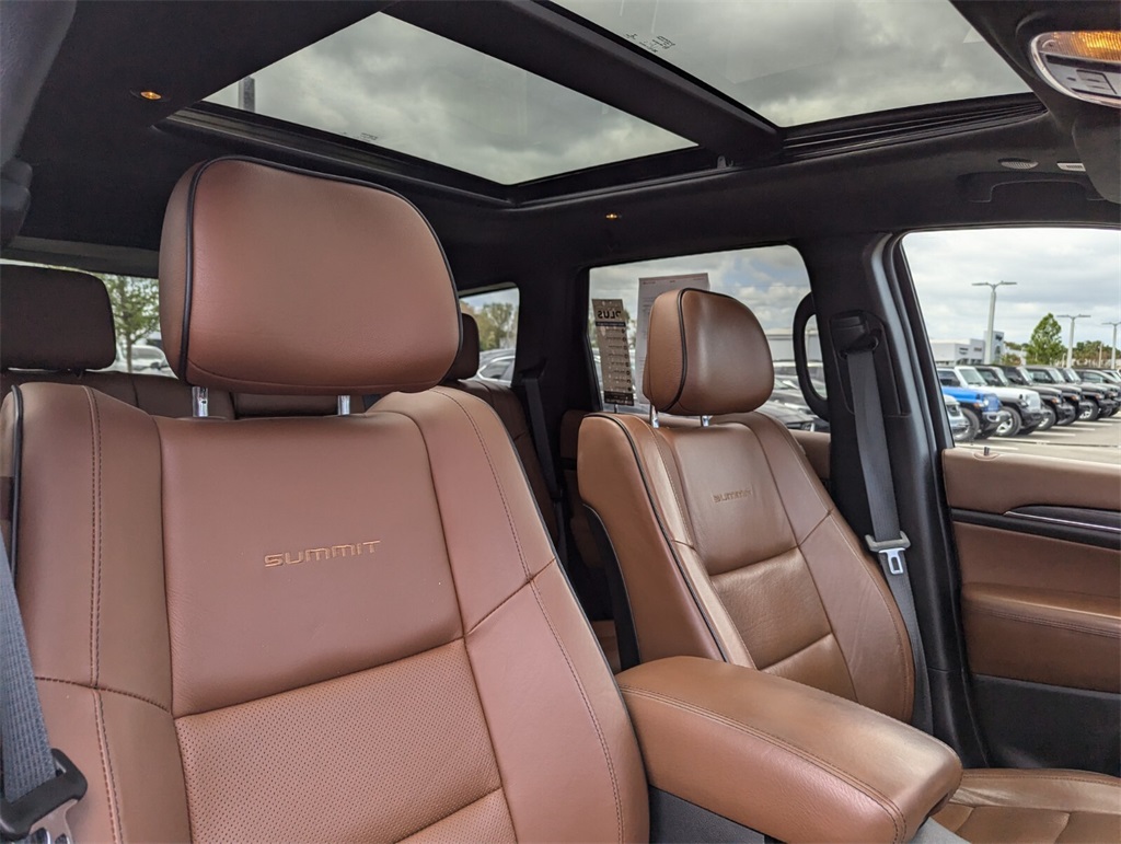 Vehicle image 11 of 30