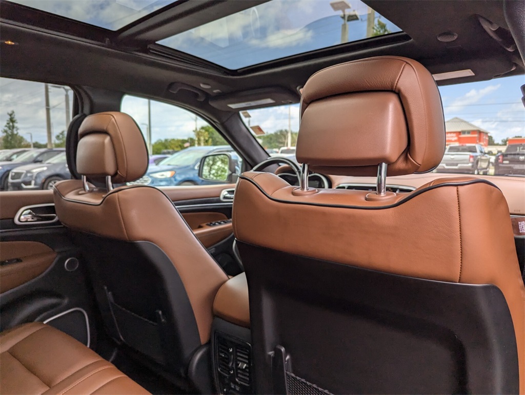 Vehicle image 12 of 30