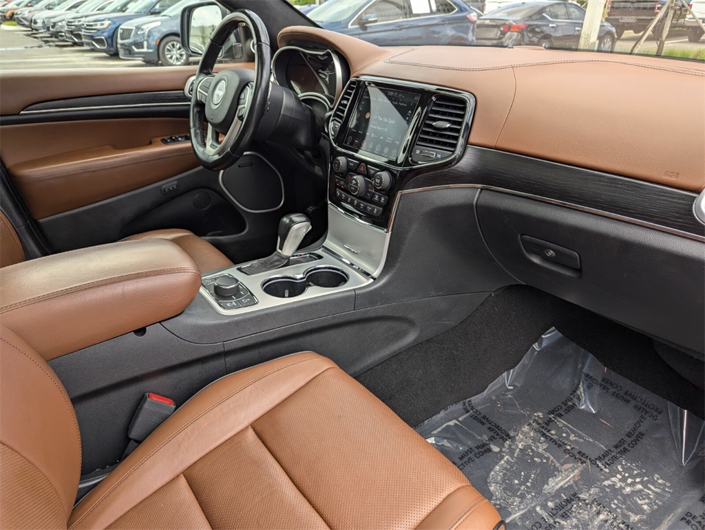 Vehicle image 9 of 30
