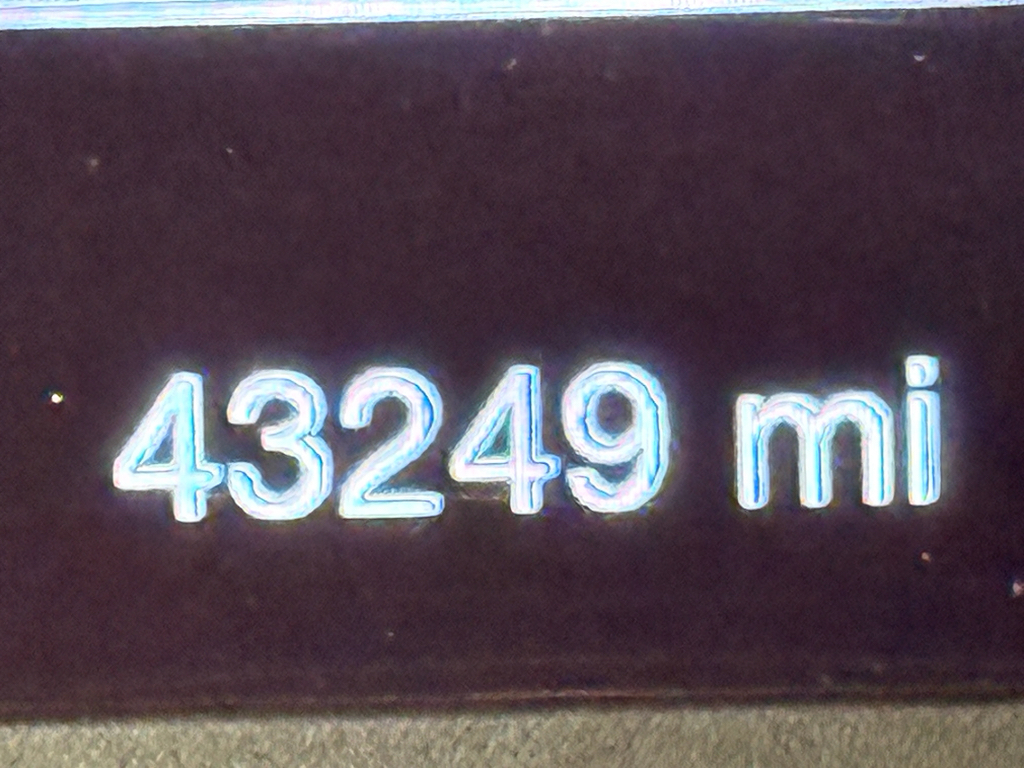 Vehicle image 23 of 27