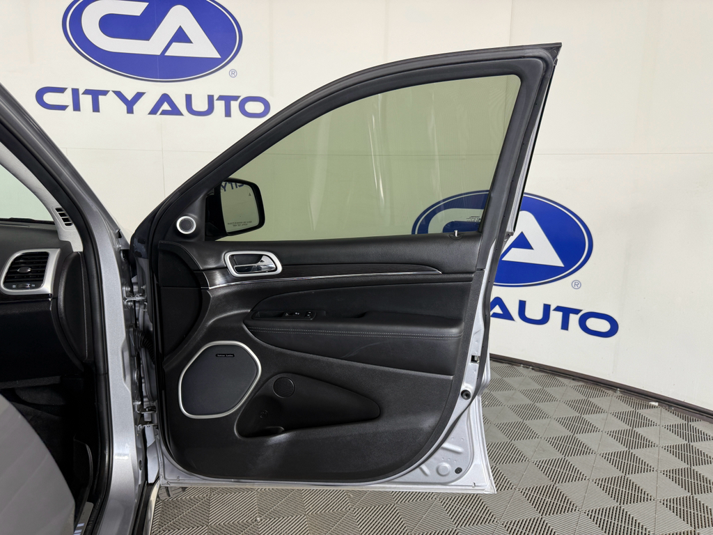 Vehicle image 15 of 27