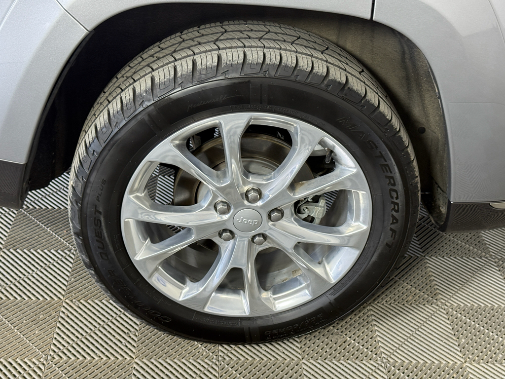 Vehicle image 9 of 27