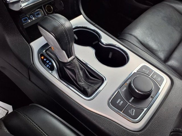 Vehicle image 20 of 30