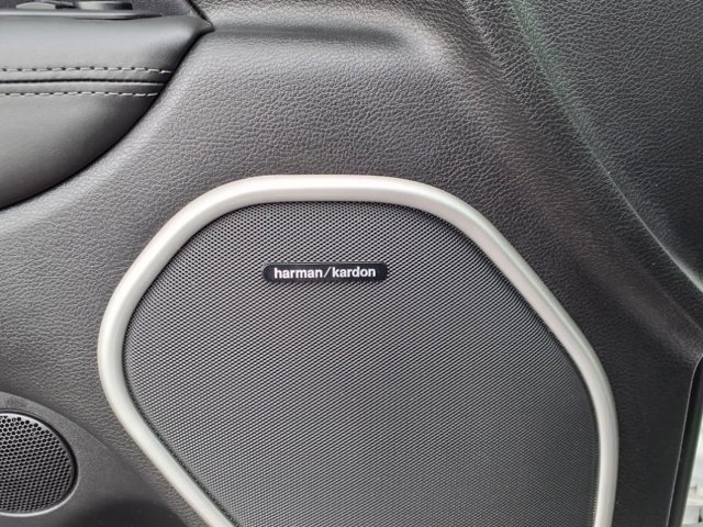 Vehicle image 23 of 30