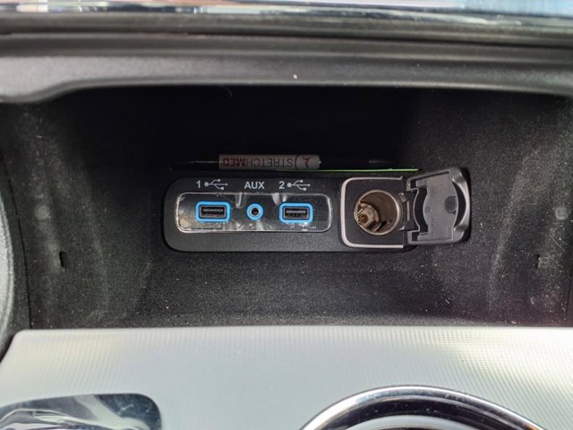 Vehicle image 21 of 30