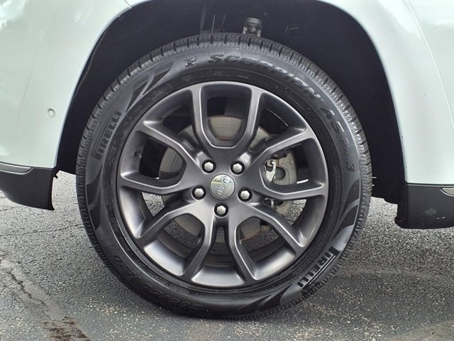 Vehicle image 26 of 30