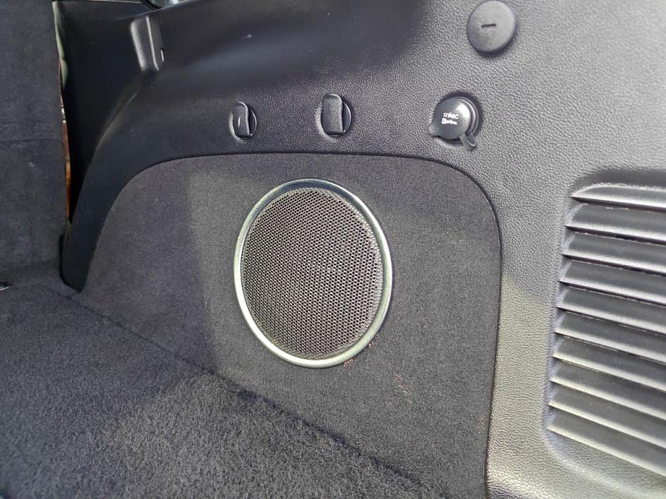 Vehicle image 14 of 36