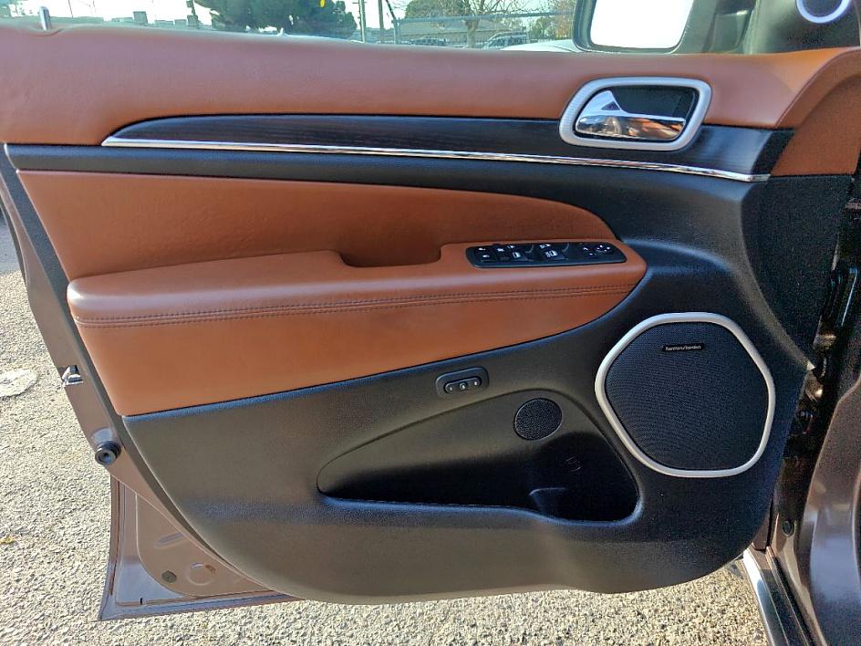 Vehicle image 22 of 36
