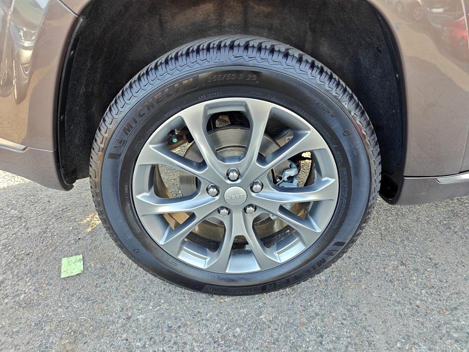 Vehicle image 11 of 36