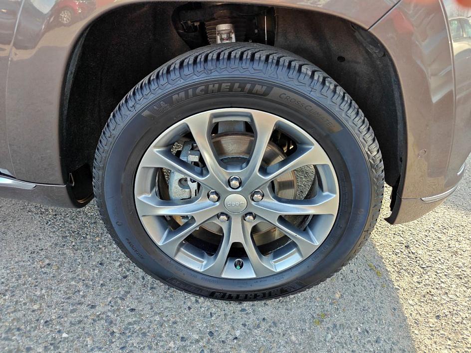 Vehicle image 10 of 36