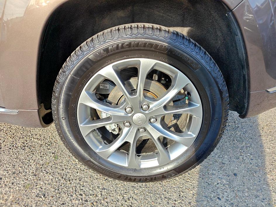 Vehicle image 15 of 36