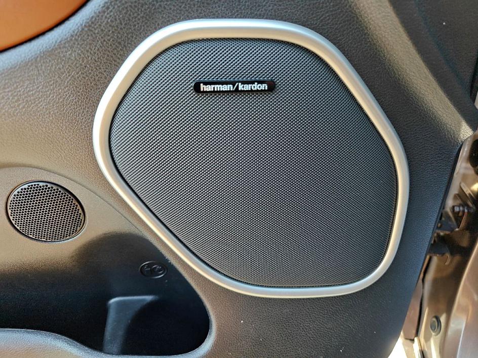 Vehicle image 23 of 36