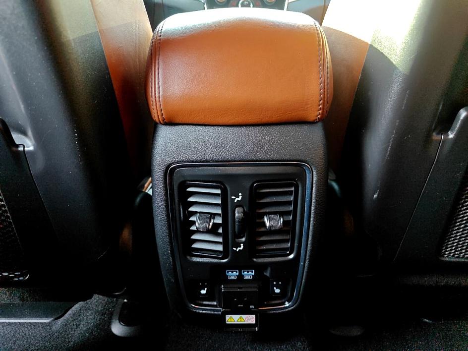 Vehicle image 19 of 36