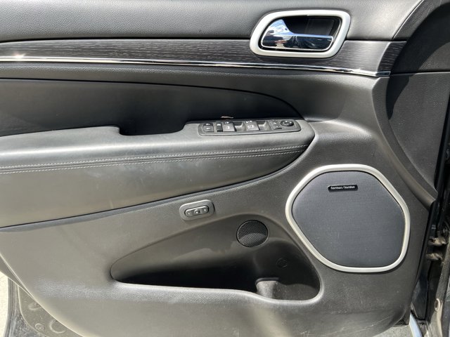 Vehicle image 13 of 37