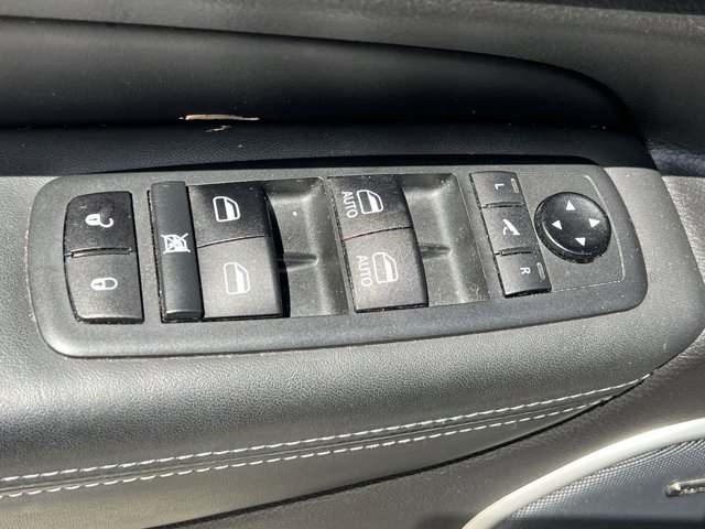 Vehicle image 14 of 37