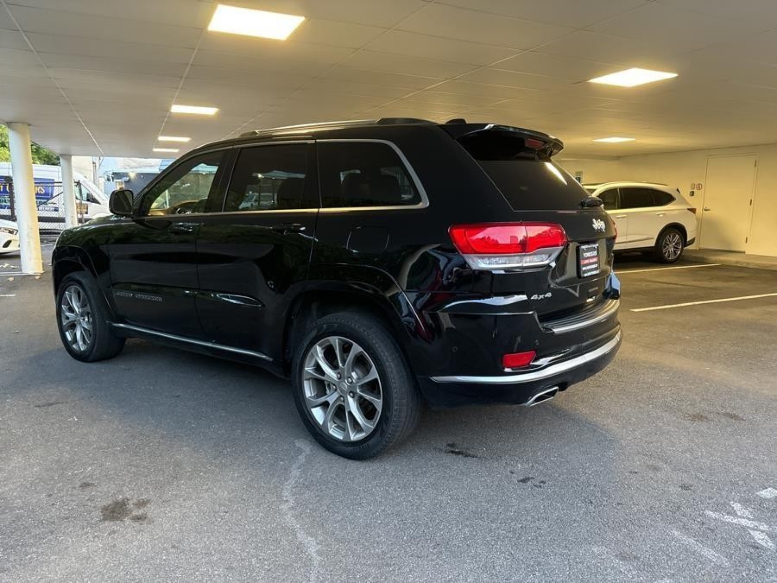 Vehicle image 7 of 34