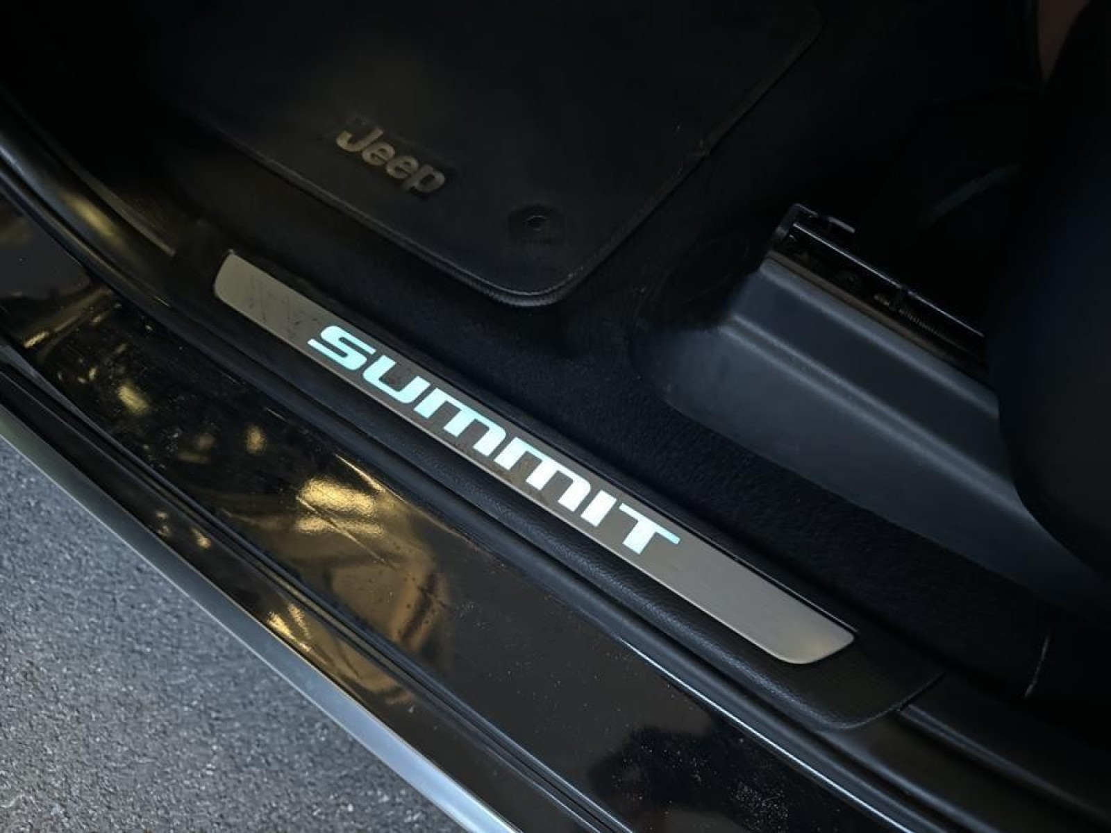 Vehicle image 16 of 34