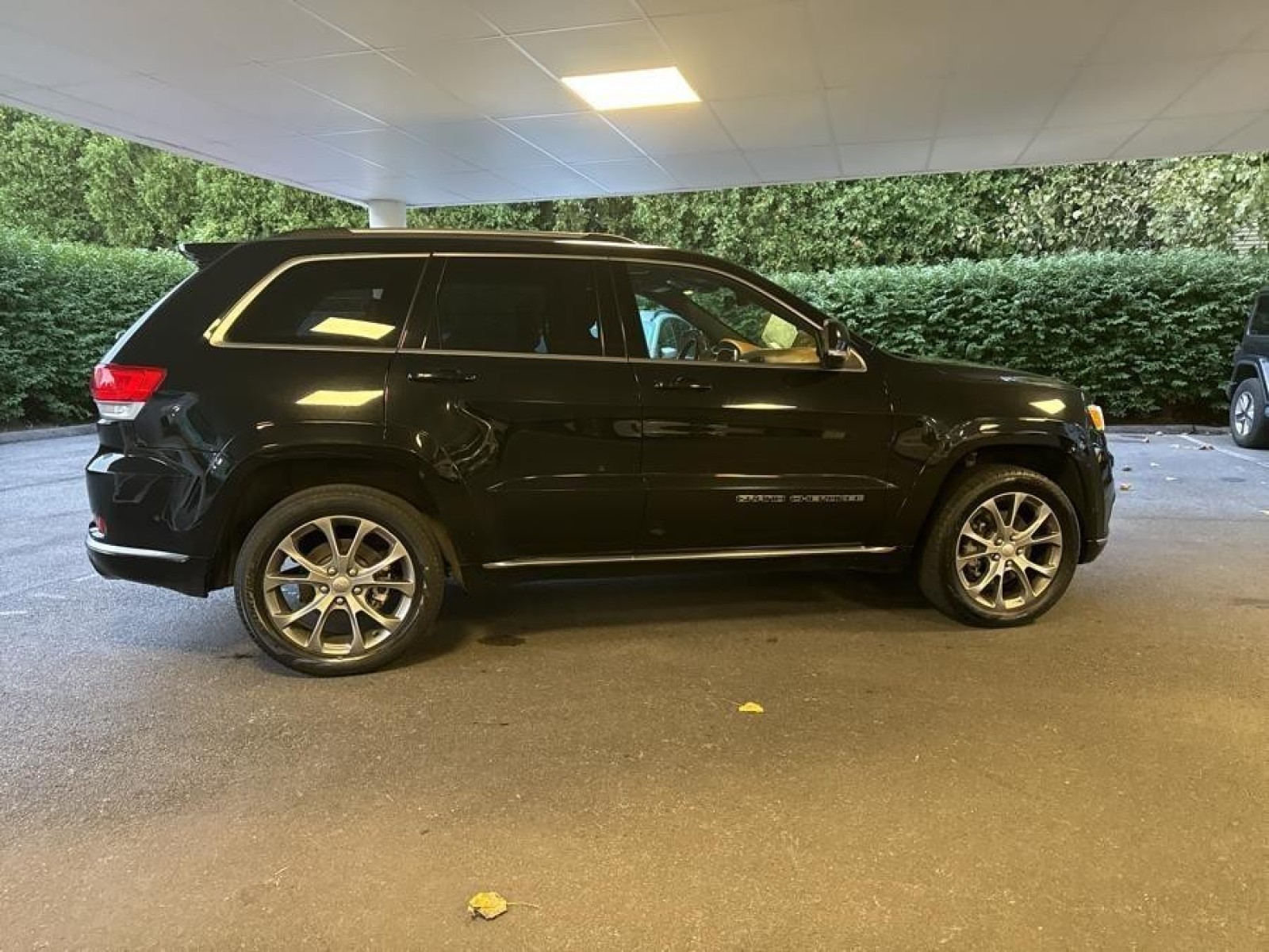 Vehicle image 5 of 34