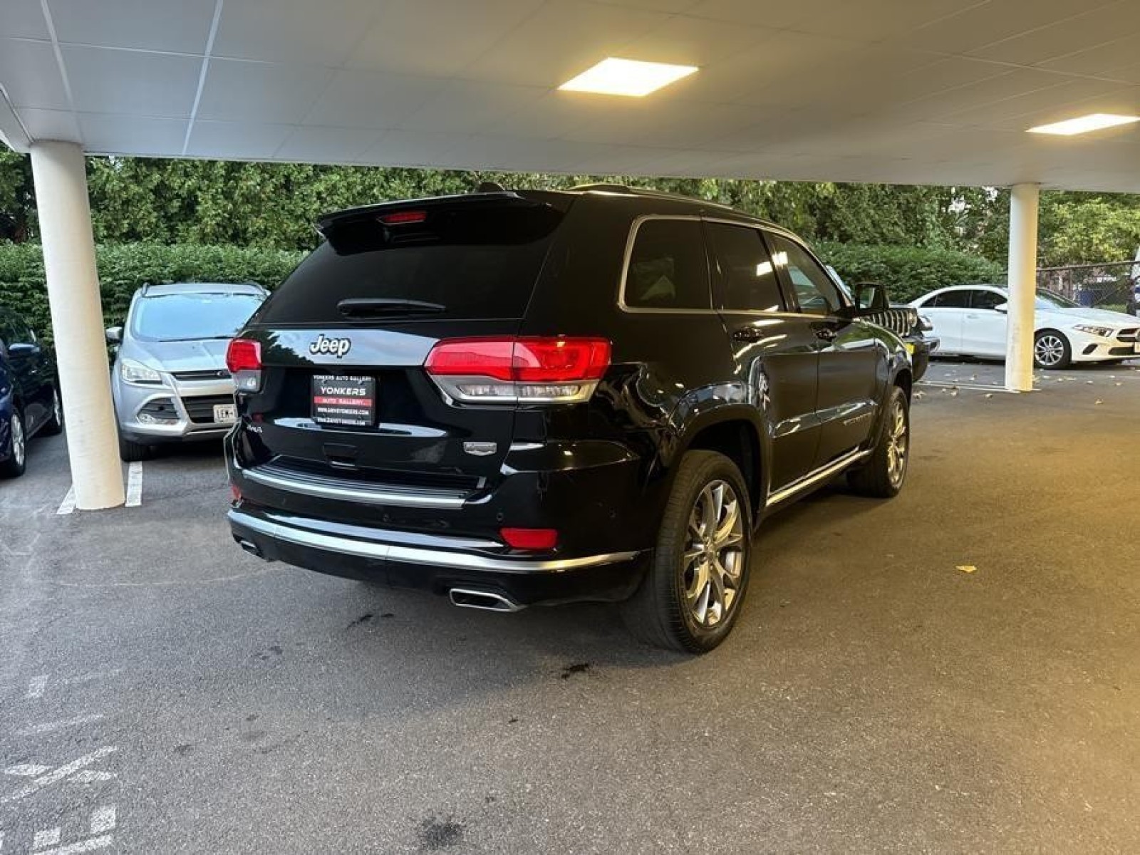 Vehicle image 4 of 34