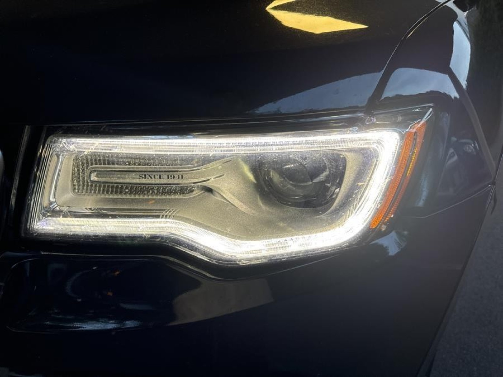 Vehicle image 14 of 34