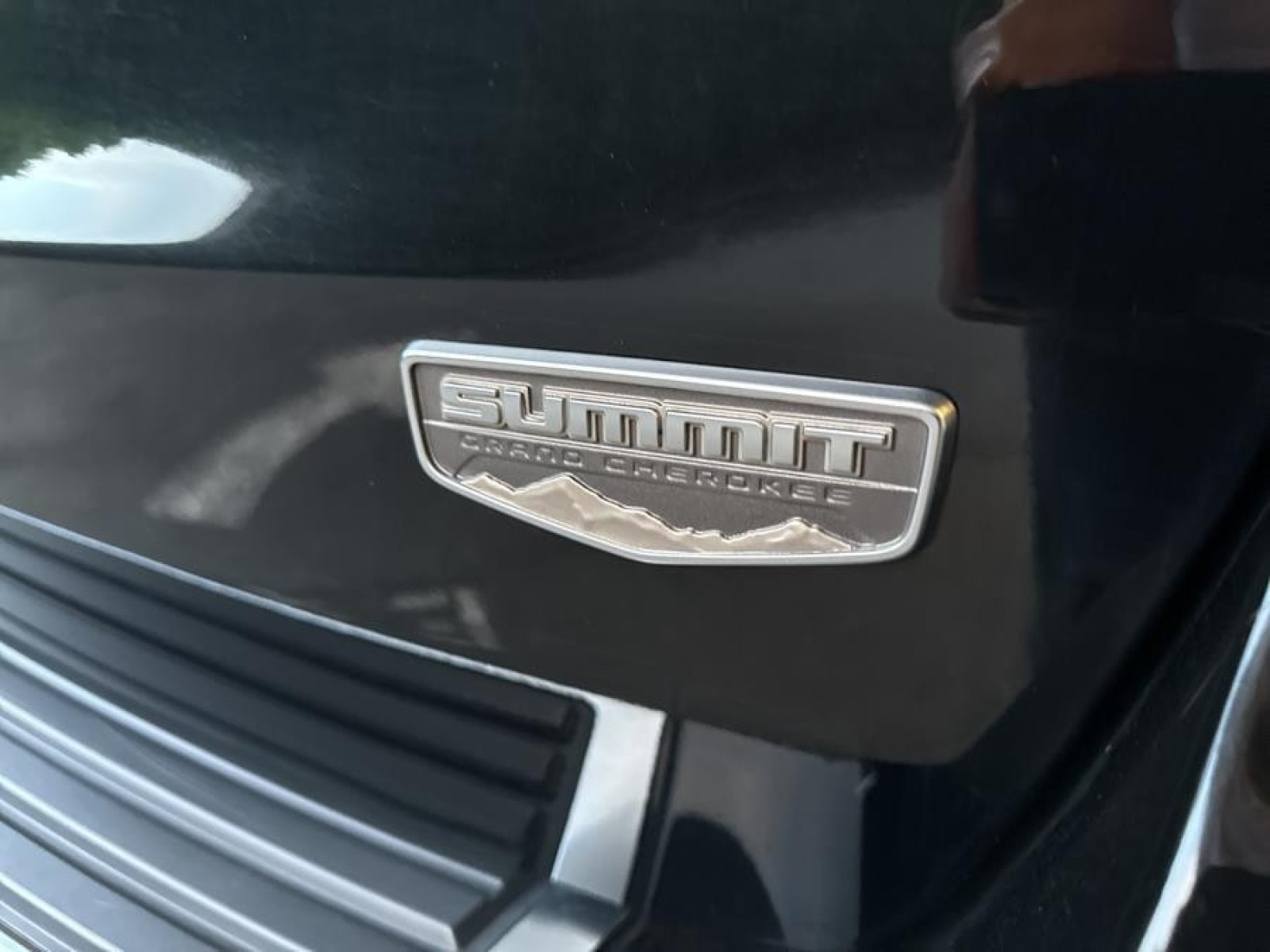 Vehicle image 10 of 34