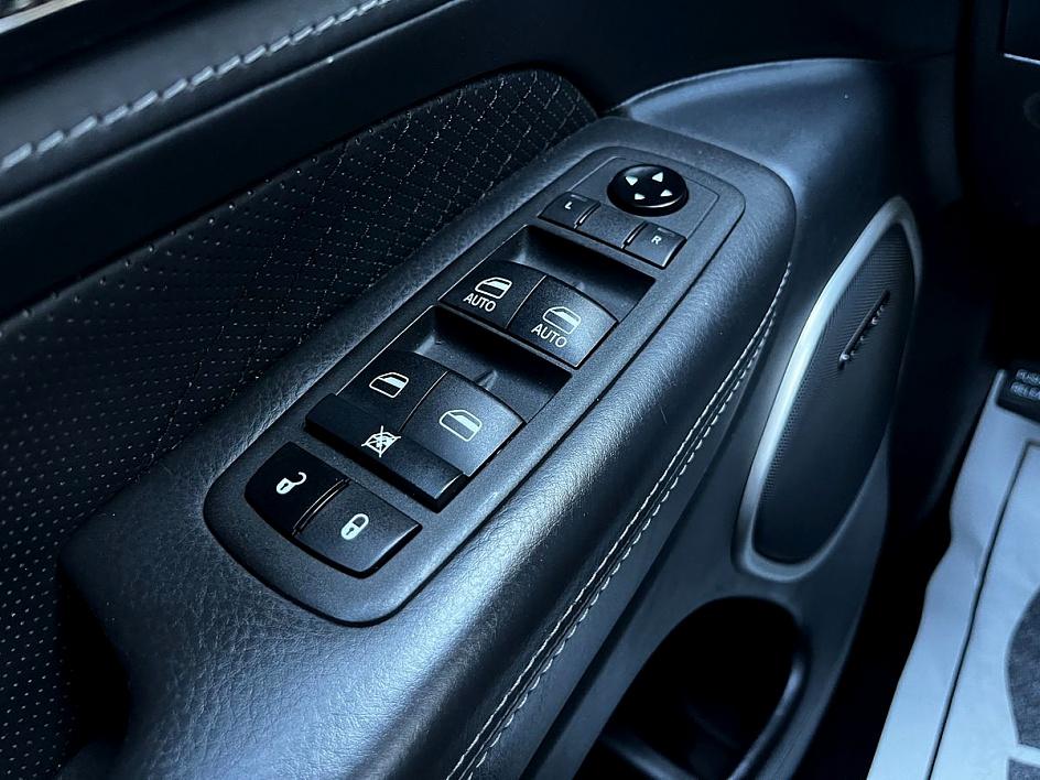 Vehicle image 29 of 48