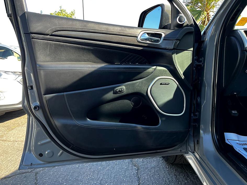 Vehicle image 15 of 48