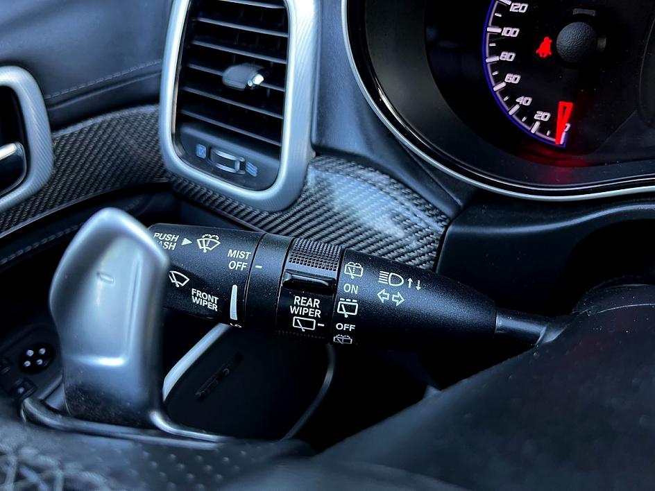 Vehicle image 31 of 48
