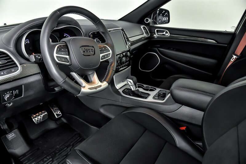 Vehicle image 21 of 46