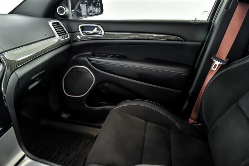 Vehicle image 37 of 46