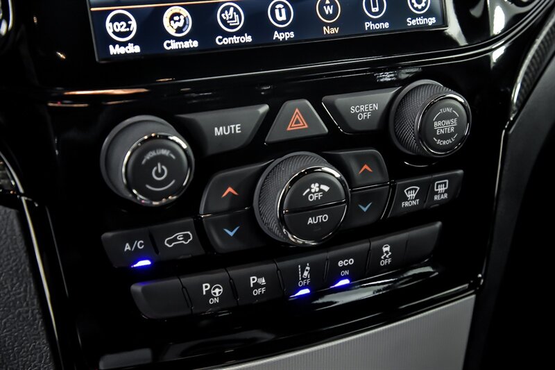 Vehicle image 35 of 46
