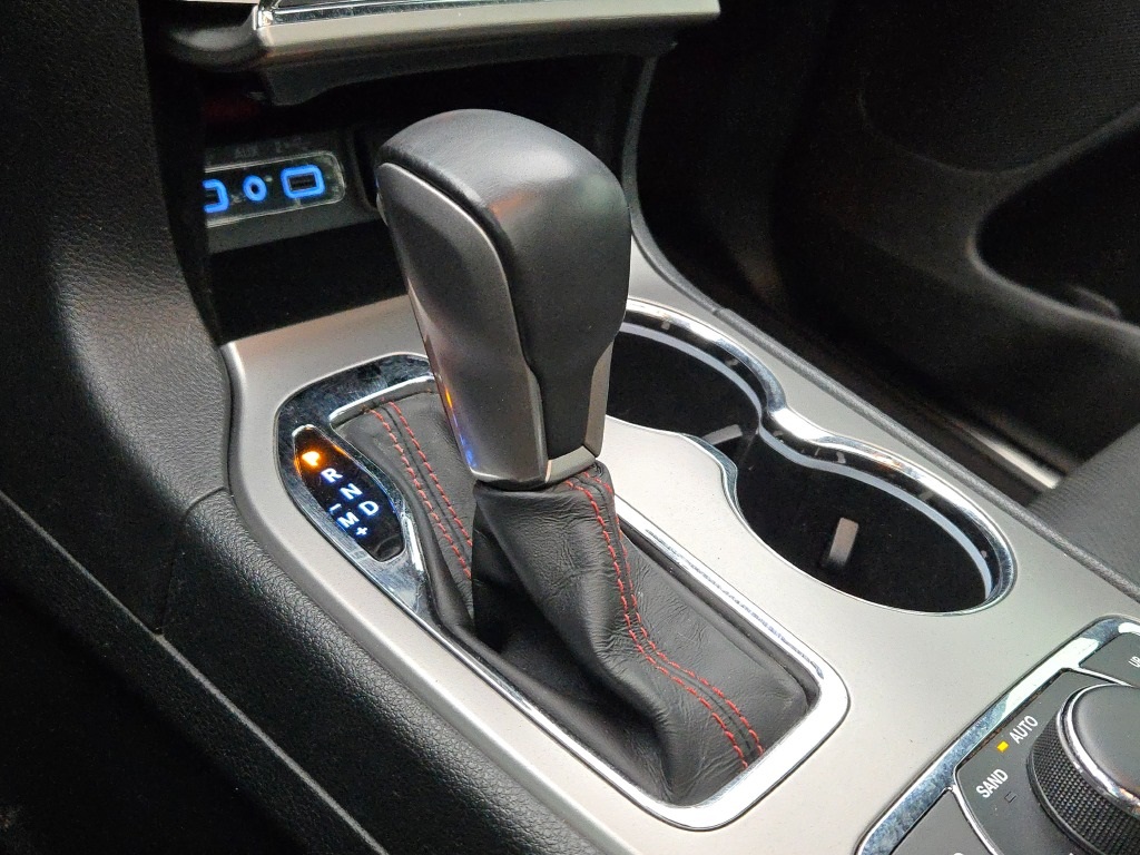 Vehicle image 28 of 37
