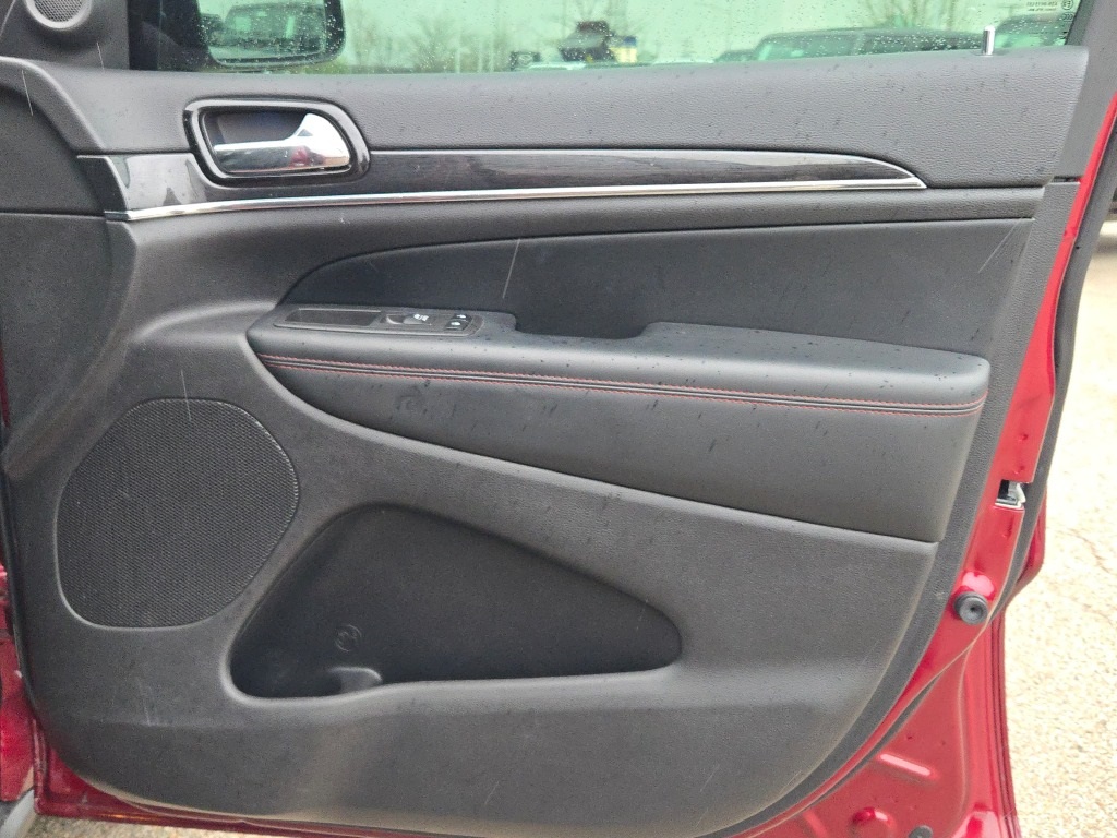 Vehicle image 11 of 37