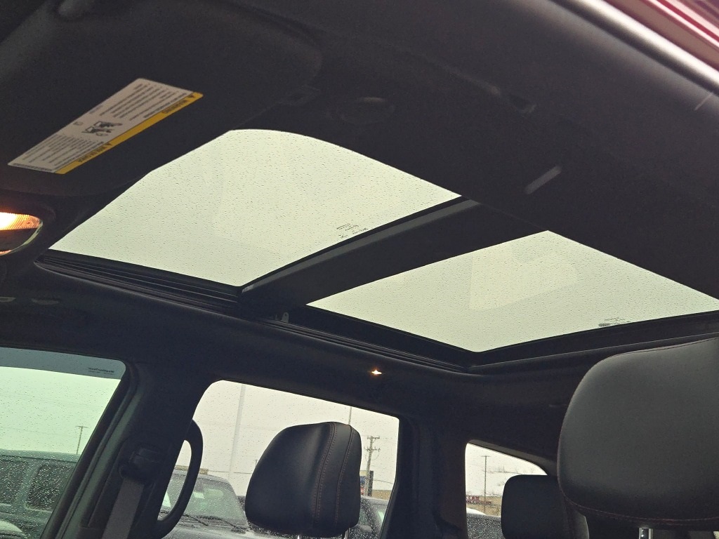 Vehicle image 25 of 37