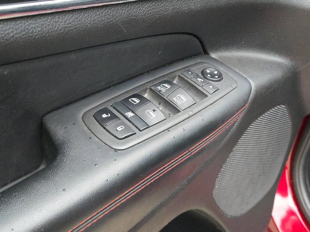 Vehicle image 22 of 37